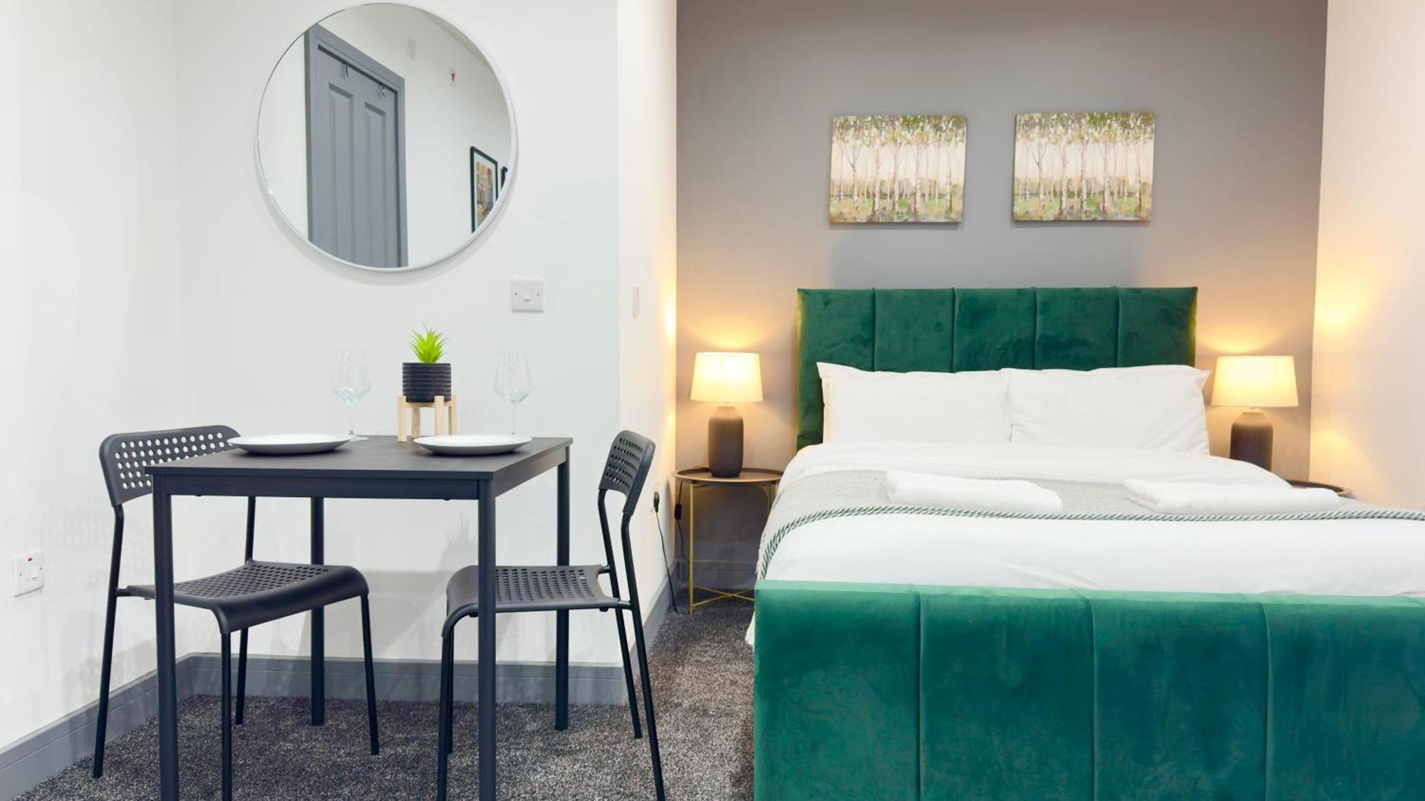 Rnm - Upgraded Business Stay For Travelling Contractors, All Amenities, Private Access Entire Place, Kitchen & Washroom, Smart Tv, Easy Access, Parking Nearby Cradley Heath Zewnętrze zdjęcie