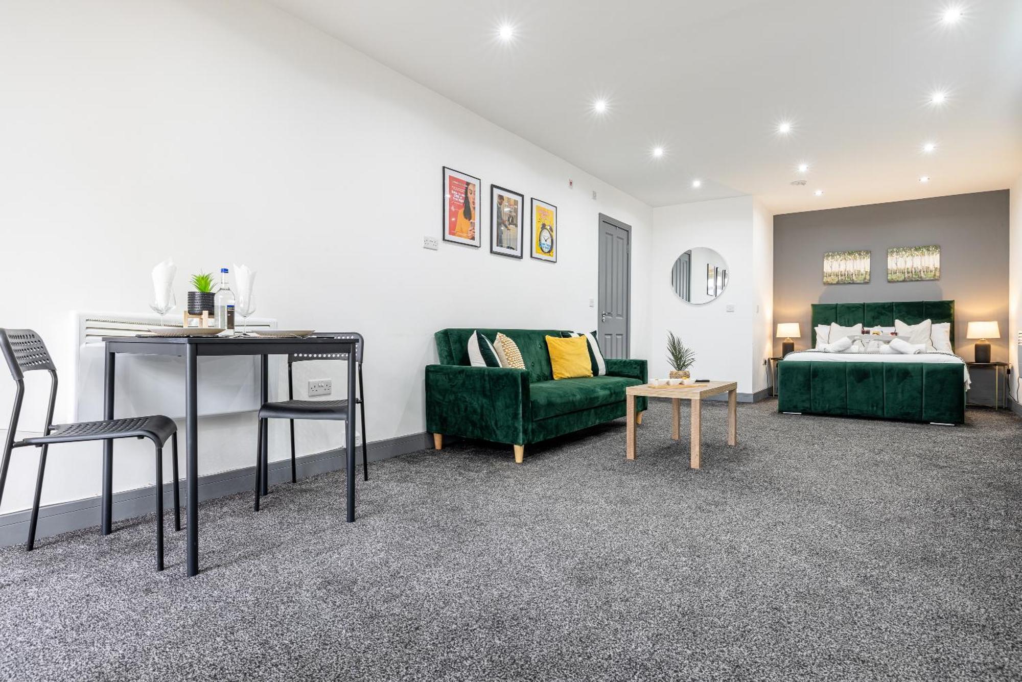 Rnm - Upgraded Business Stay For Travelling Contractors, All Amenities, Private Access Entire Place, Kitchen & Washroom, Smart Tv, Easy Access, Parking Nearby Cradley Heath Zewnętrze zdjęcie
