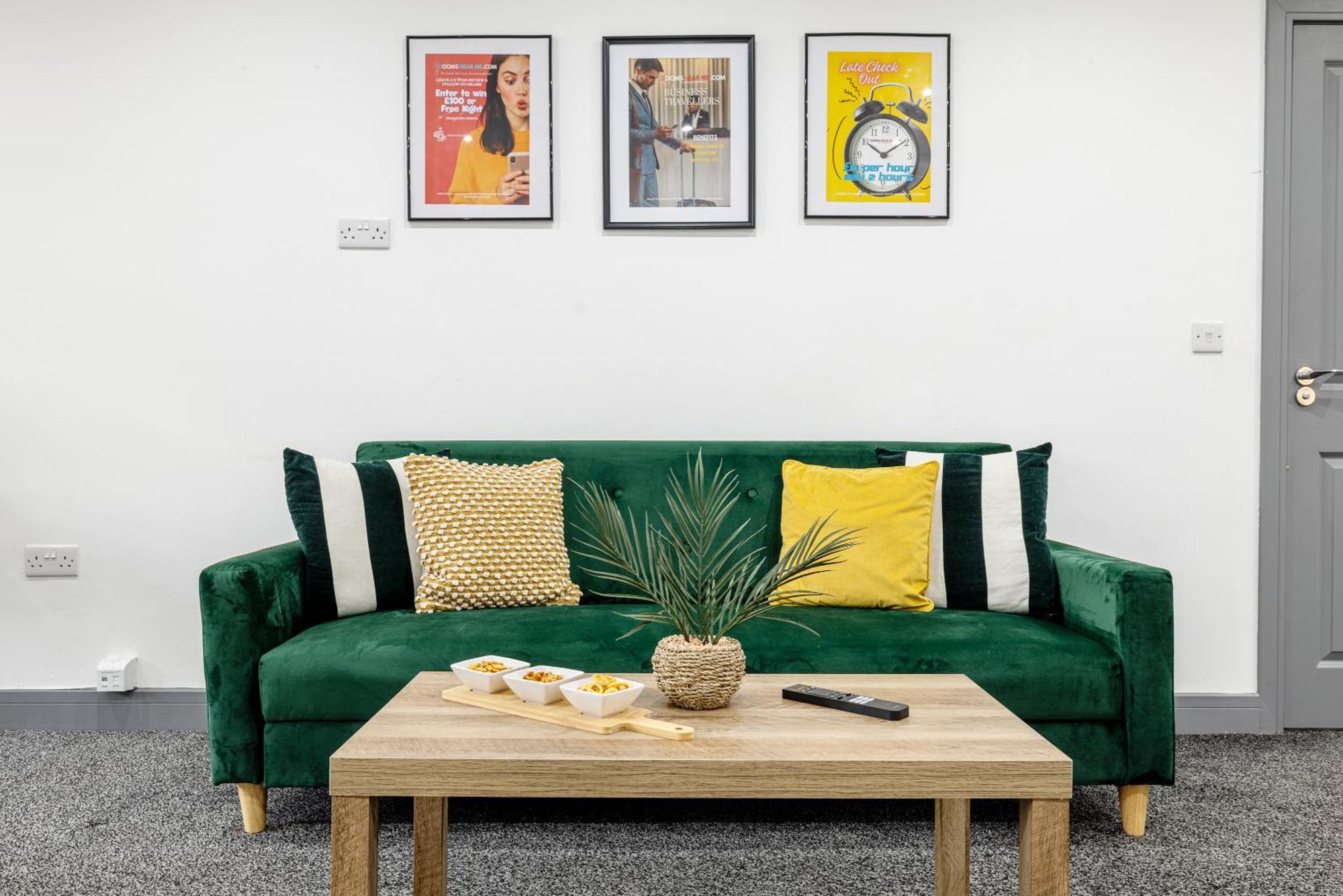 Rnm - Upgraded Business Stay For Travelling Contractors, All Amenities, Private Access Entire Place, Kitchen & Washroom, Smart Tv, Easy Access, Parking Nearby Cradley Heath Zewnętrze zdjęcie