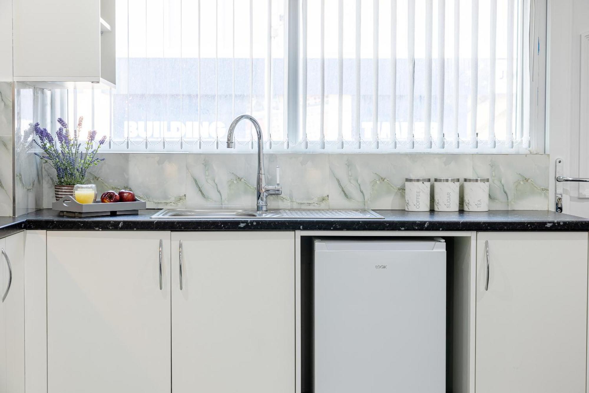 Rnm - Upgraded Business Stay For Travelling Contractors, All Amenities, Private Access Entire Place, Kitchen & Washroom, Smart Tv, Easy Access, Parking Nearby Cradley Heath Zewnętrze zdjęcie