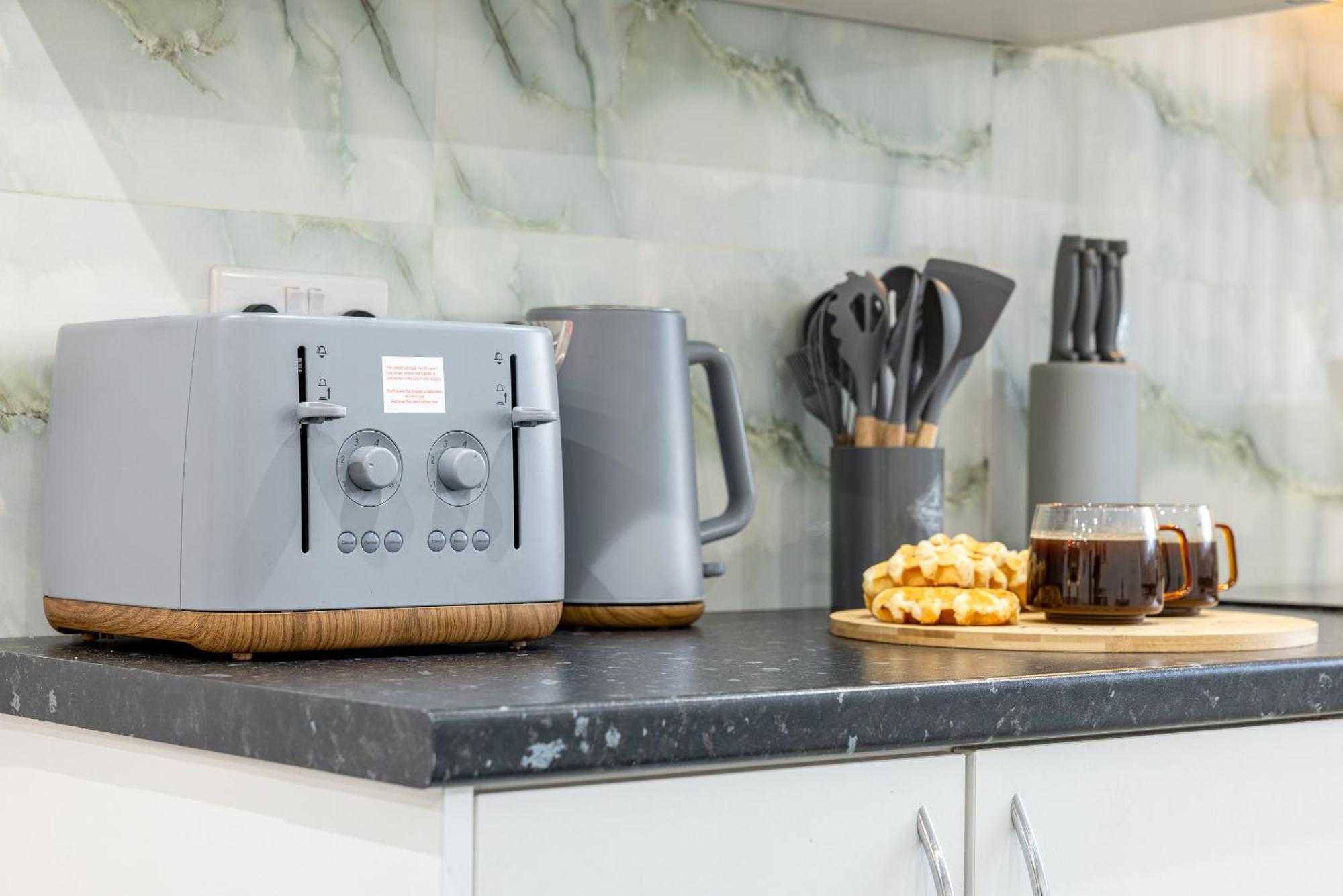 Rnm - Upgraded Business Stay For Travelling Contractors, All Amenities, Private Access Entire Place, Kitchen & Washroom, Smart Tv, Easy Access, Parking Nearby Cradley Heath Zewnętrze zdjęcie