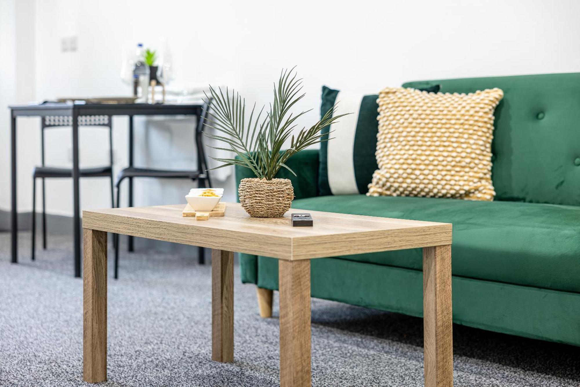 Rnm - Upgraded Business Stay For Travelling Contractors, All Amenities, Private Access Entire Place, Kitchen & Washroom, Smart Tv, Easy Access, Parking Nearby Cradley Heath Zewnętrze zdjęcie